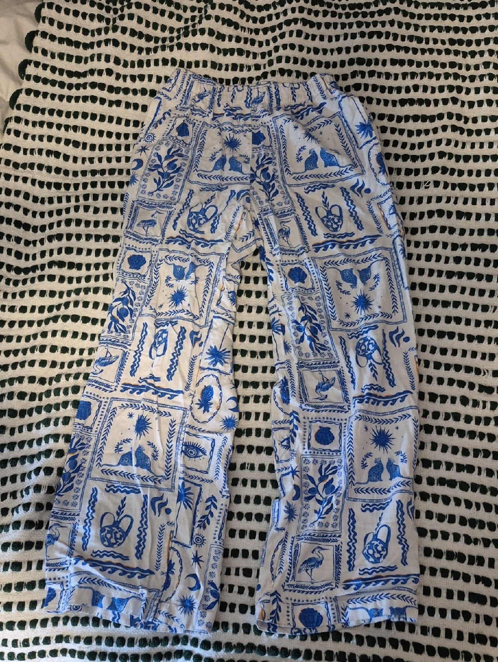 Sincerely Jules Blue and White Tile-Print Casual Pants